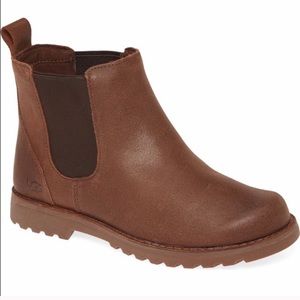UGG CALLUM CHOCOLATE BROWN Water Resistant